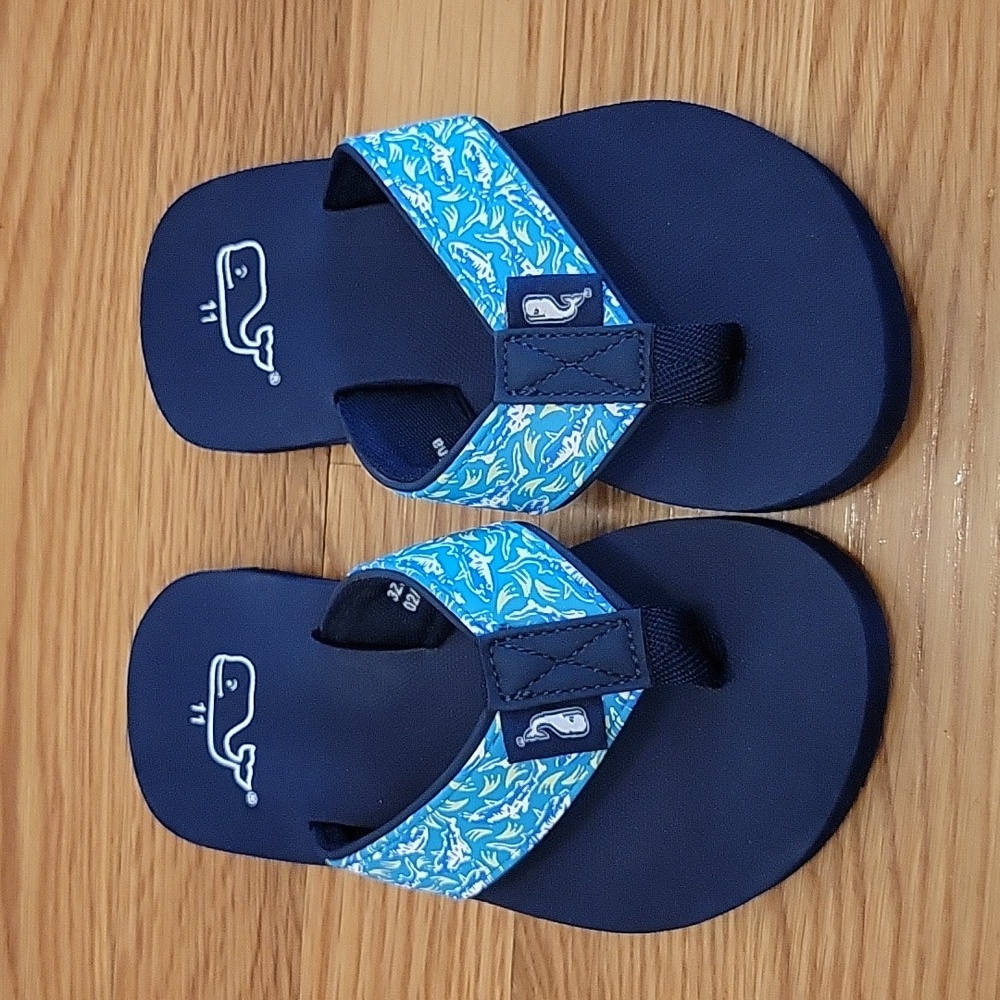 NWOT VV flip flops